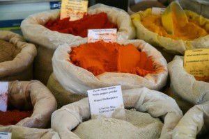 Ce supermarché est un véritable mélange des cultures grâce à des produits venus du monde entier.