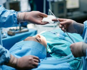 Patient opéré lors d'une chirurgie esthétique